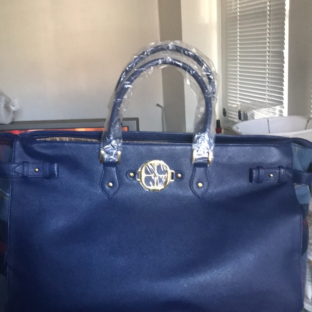 Brand New IMAN Navy Travel Bag Plaid Side Panels Vry lg zipper & adj shdr strp.